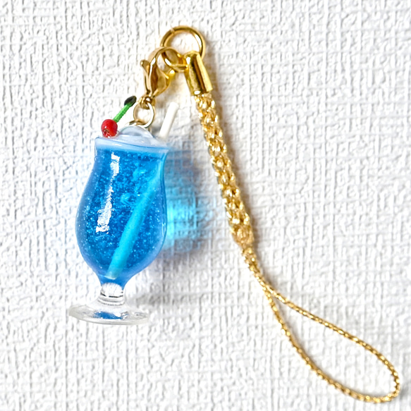 クリームソーダのストラップ 水色 青色 ブルー レトロ スマホ