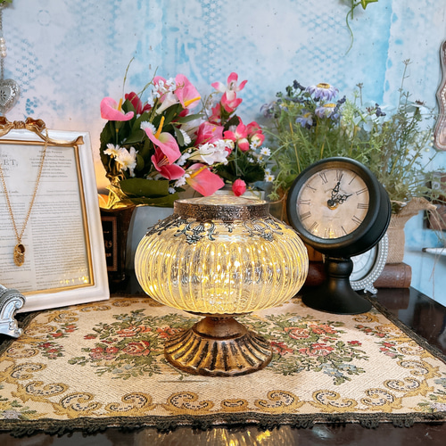 エレガントなスタンドランプ アンティークなLEDランプ