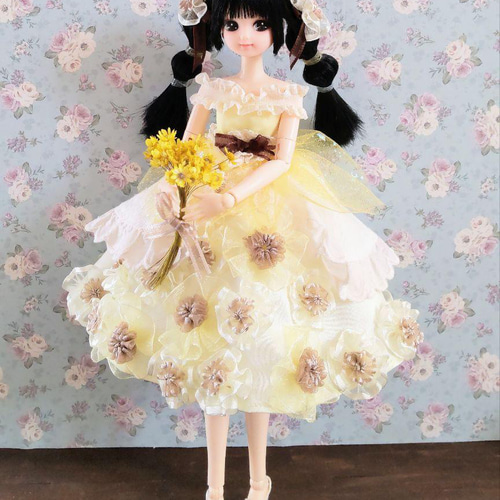 ゆ*ん様 ジェニーフレンド27cmドール服　ひまわりのドレス ドール服 リカちゃん 27cmドール ひまわりの花束ドレス その他