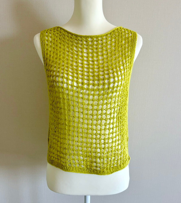 夏にピッタリ 透かし編みノースリーブニット 3枚目の画像