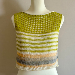 夏にピッタリ 透かし編みのカラフルノースリーブニット 3枚目の画像