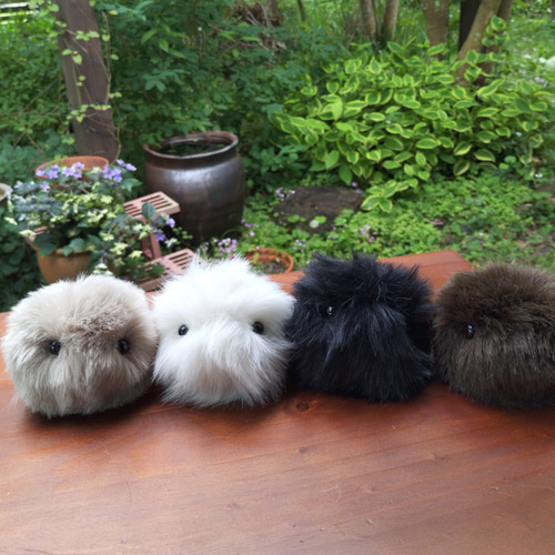 【ハンドメイドぬいぐるみ】黒毛玉くん ぬいぐるみ マスコット かわいい ふわふわ やわらか クッション