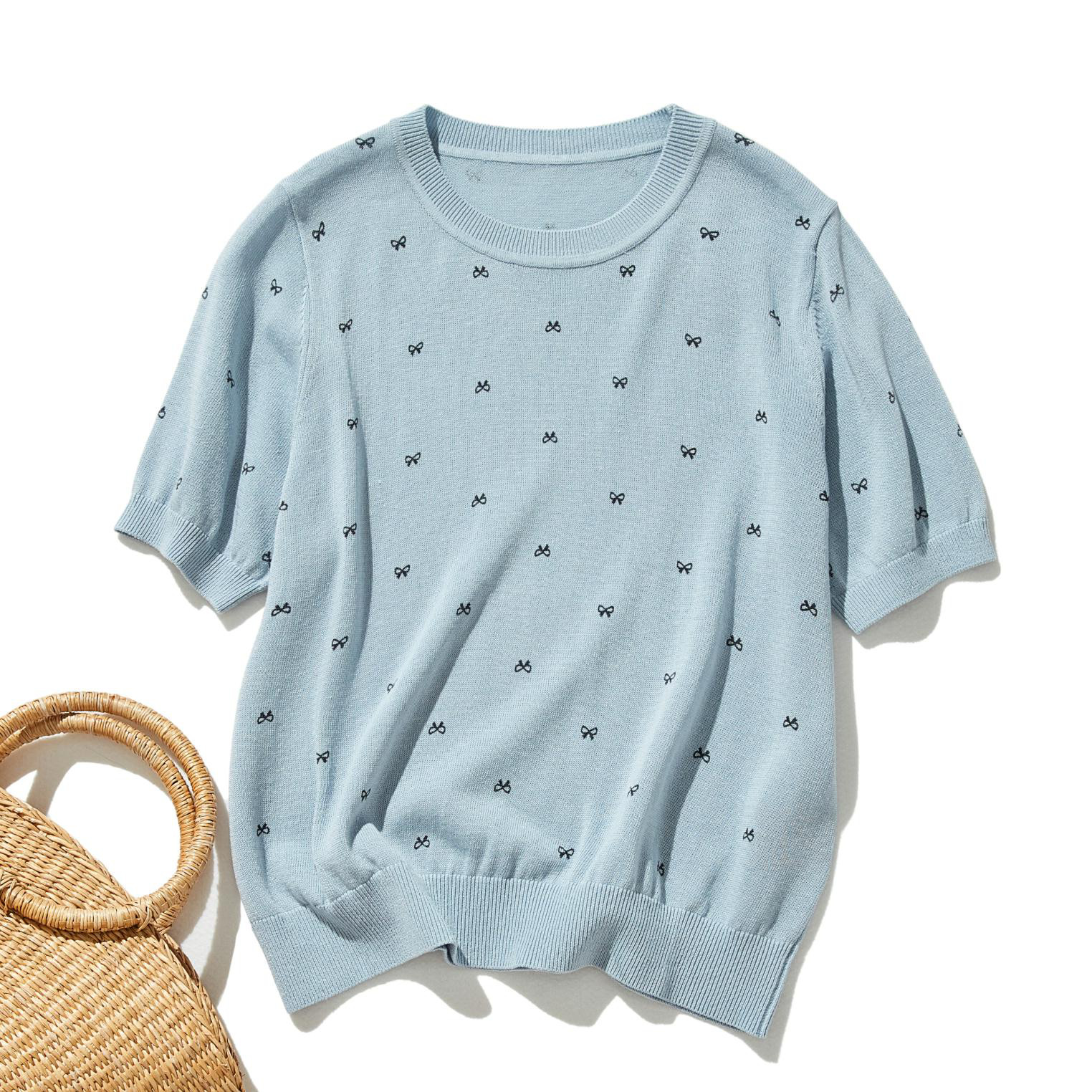 ★即納★上品見えの麻混のサマーニット　リボンプリント　青　240606-3