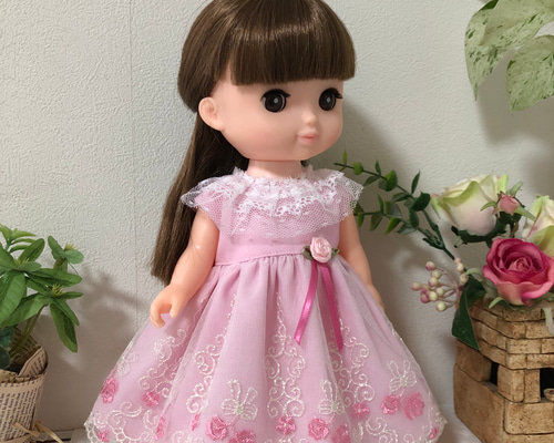 ✨期間限定✨27㎝ドール用ワンピース&エプロンピンクのミニベア付