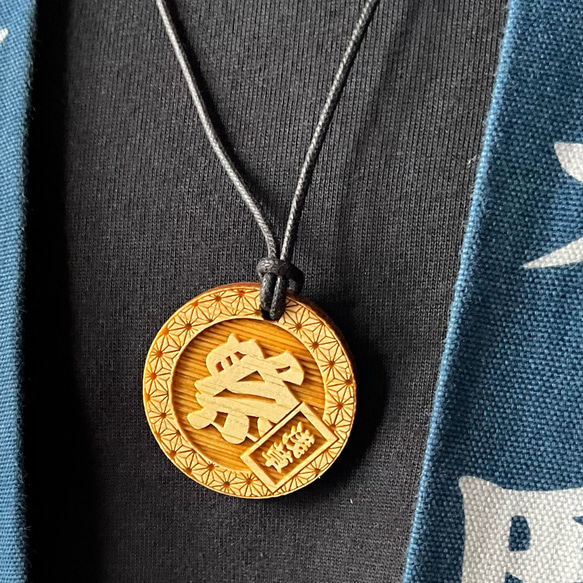 14金 彫刻模様 ゴールドペンダント 写真ケース型トップ