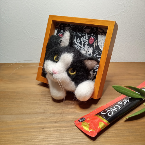 ほっこり♡猫の見える窓】ハチワレ猫ver.【羊毛フェルト】【猫
