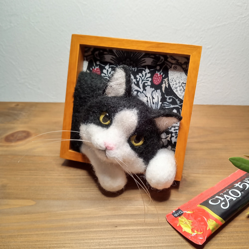 ほっこり♡猫の見える窓】ハチワレ猫ver.【羊毛フェルト】【猫