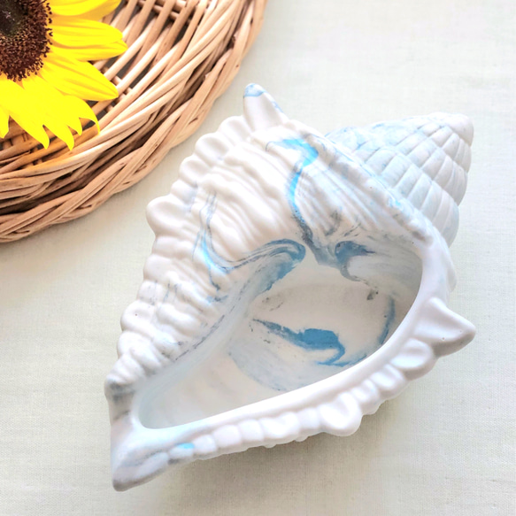 海辺の風をお部屋に♩貝殻の小物入れ (ホワイト×ブルー) / ジェス