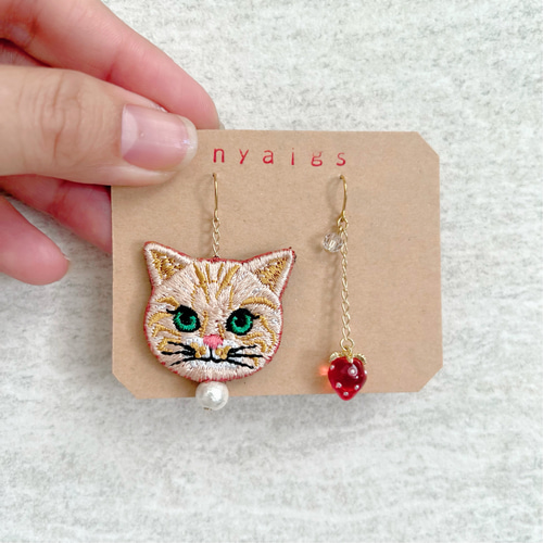☆❤️ レジン　猫　いちご　花　ピアス　リボン　イヤリング　ハンドメイド ฅ❤️ ねこ 猫 レジン いちご りぼん 花 ピアス イヤリング