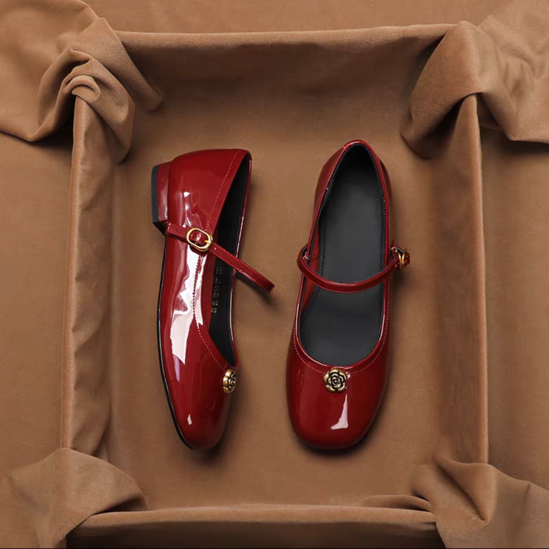 意外と簡単！ エナメル パンプス レッド 赤色 美品 パンプス 痛くない パンプス 歩きやすい レディースシューズ 本革