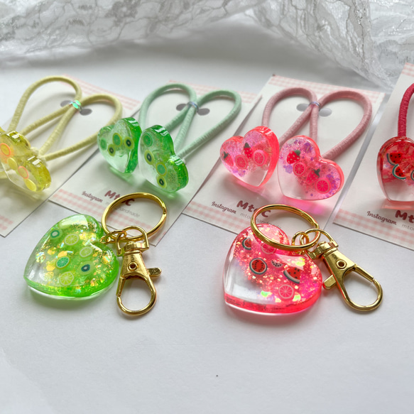 ハンドメイド 星型キラキラ☆お花を散らばした レジン