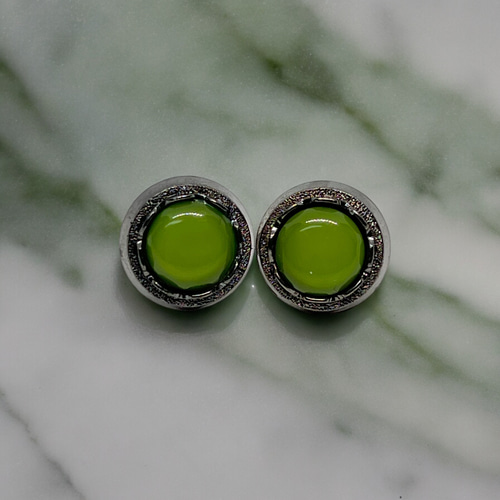 美品　緑　ピアス 楽天市場】[ 0G 天然石 ボディピアス ] マラカイトプラグ 0