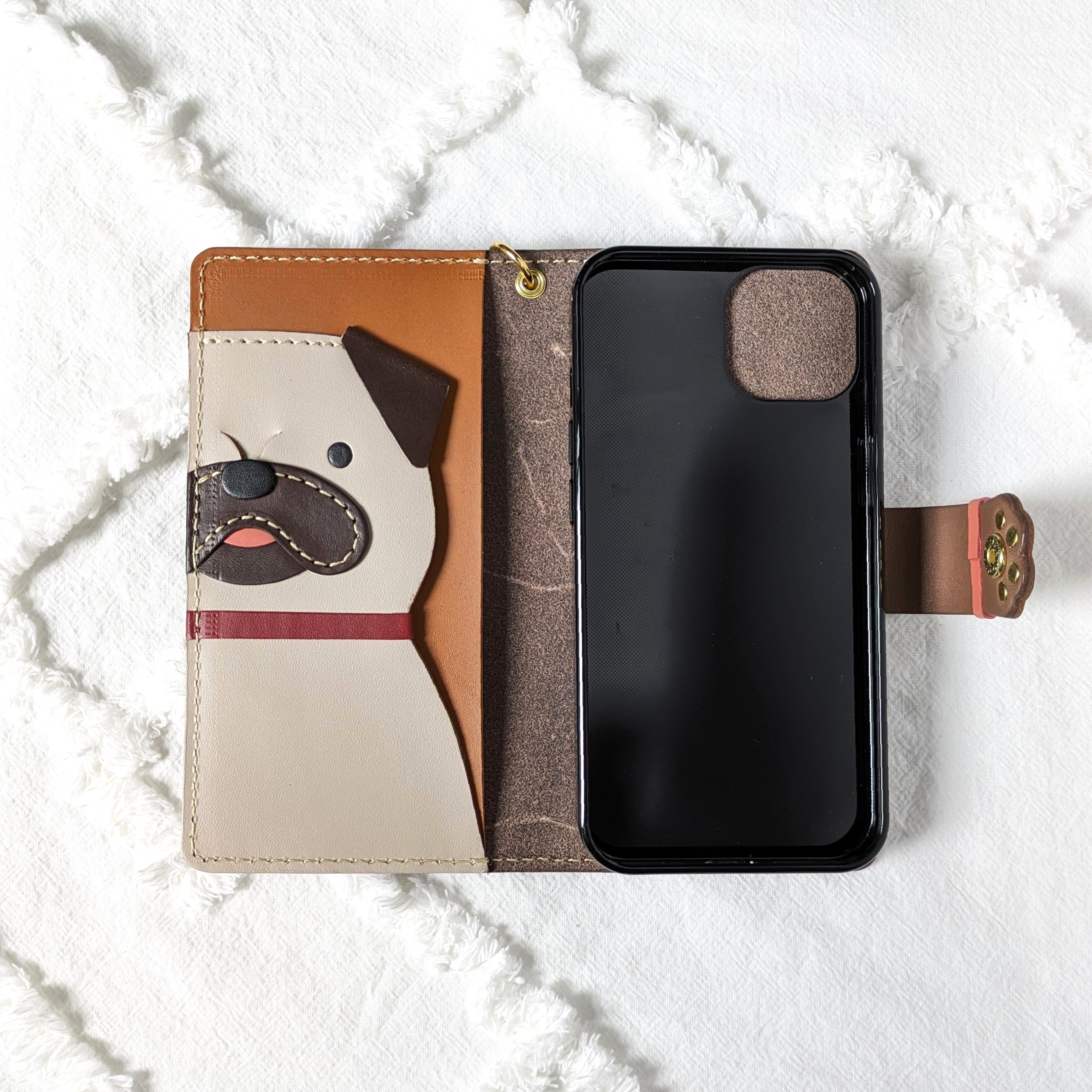 ついつい開きたくなる パグ in スマホケース＊ベージュ／全機種