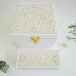 マーガレット刺繍生地のアクセサリーケースセット（カルトナージュ