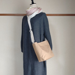 10%OFF】ブリオッシュ編みのバイカラーマフラー 茶白 マフラー しゅう