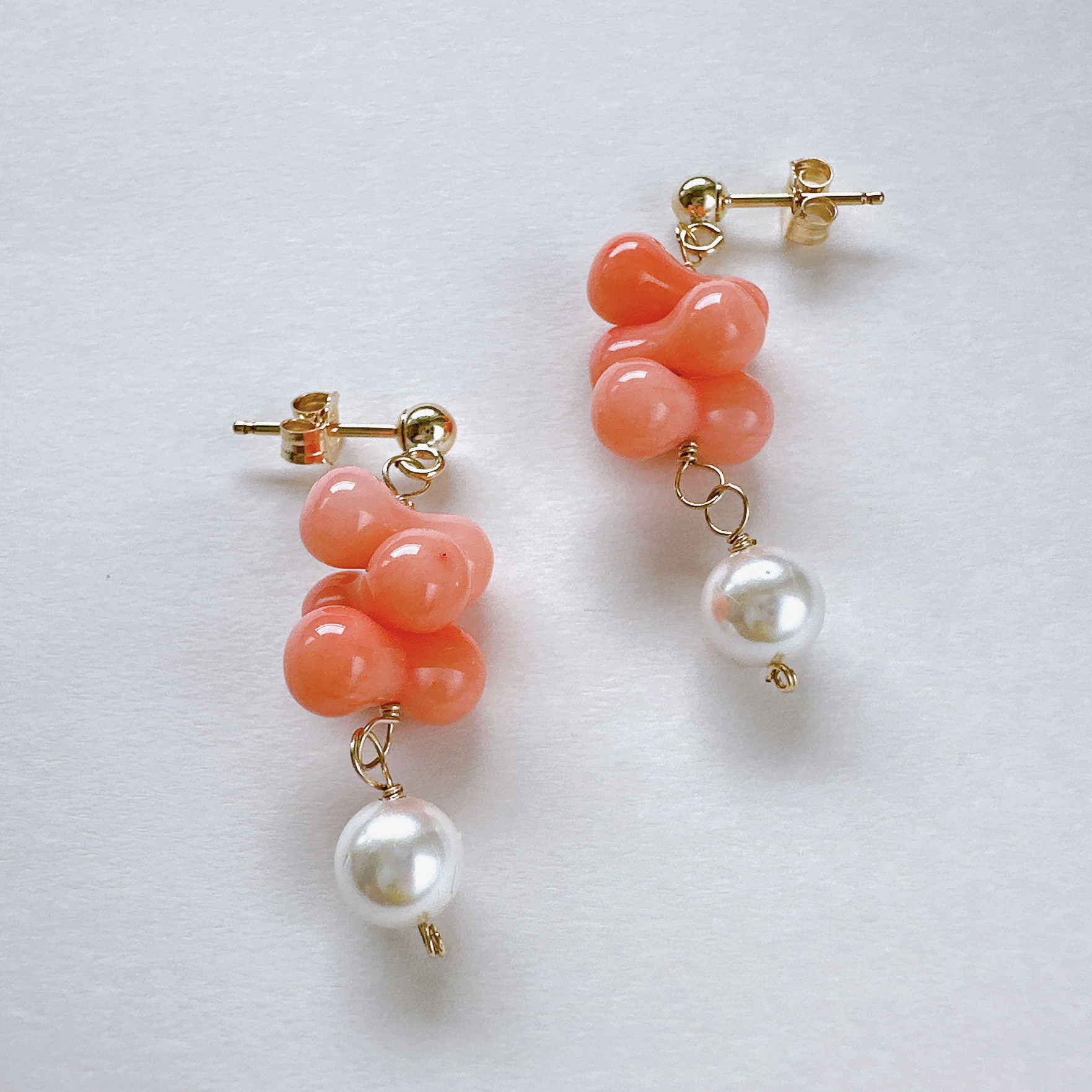 ピンクサンゴとパールのピアス14kgf　6月誕生石