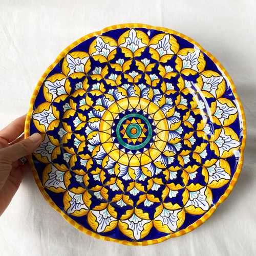 カラフルな幾何学模様の深皿 カラフルな幾何学模様の深皿 カラフルな幾何学模様の深皿 食器