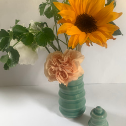 虹色のお花のお茶碗（1つのお値段です） 茶碗・めし碗 手作り陶器Rie