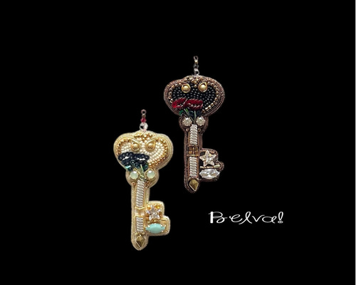 BIJOUX CASCIO ヴィンテージブローチカラフルな鍵デザイン