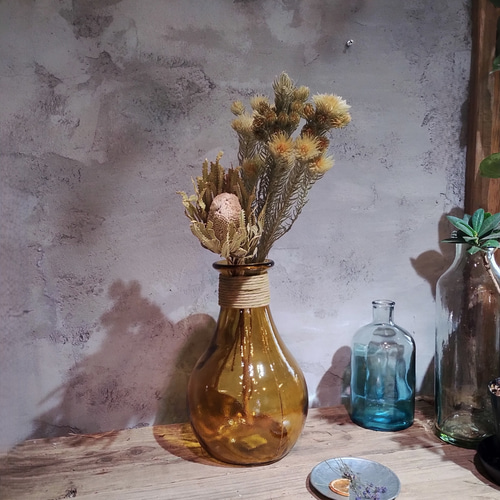 ≪100％リサイクルガラス≫ レトロ感溢れるオシャレなフラワーベース