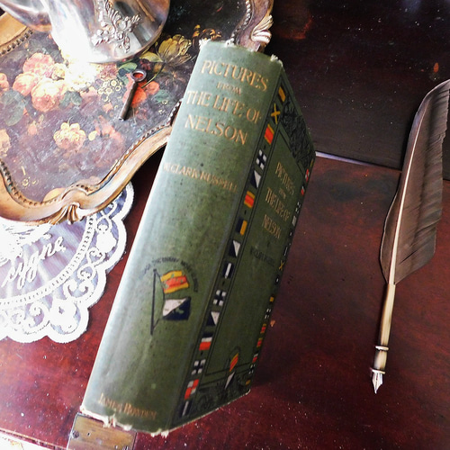 L299洋書古書1947年発行ドイツの希少な音楽教本　楽譜絵本ヴィンテージブック 洋書 ドイツの楽譜集 音楽 アンティーク ジャンクジャーナルに