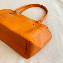 秋の差し色。本革 パラシュートバッグ／オレンジ｜ミリタリールーツ×くったりレザーの相棒 5枚目の画像