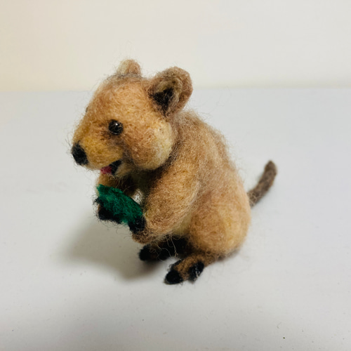 わに　羊毛フェルト 羊毛フェルトde赤ちゃんワニ 指を作り込み中( -｀Д´-;A) #羊毛フェルト