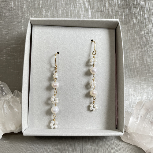 44. 花たまご 淡水パール ／ ピアス イヤリング ピアス（フック
