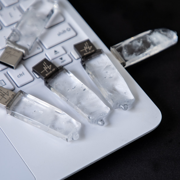 滴る氷の透明USBメモリ【Melty-ice Drops】(32,64GB) 9枚目の画像