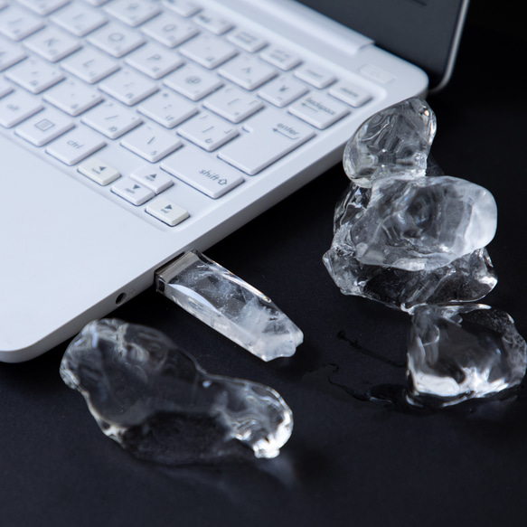 滴る氷の透明USBメモリ【Melty-ice Drops】(32,64GB) 8枚目の画像