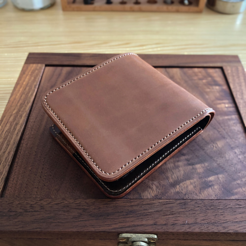 Shinレザー　シェルコードバン　二つ折り財布 入荷情報】シェルコードバンの二つ折り財布が全色揃いました