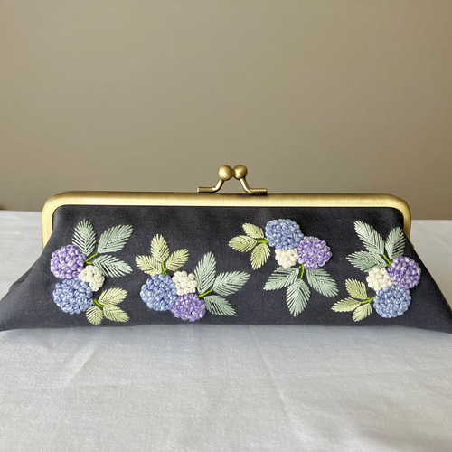 受注製作＊花の手毬刺繍（紫陽花）がま口ペンケース（グレー）Lサイズ