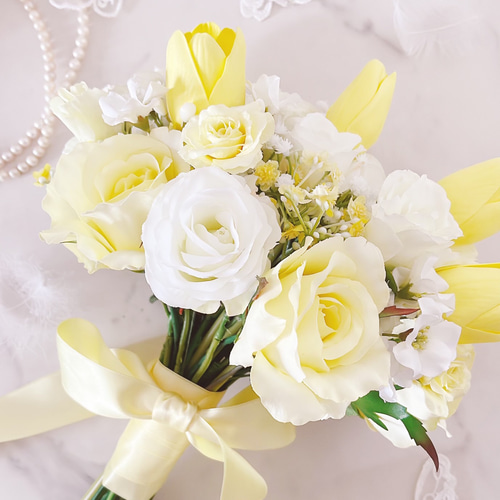 再販　イエロー　ホワイト　ピーチ　チューリップ　ウェディングブーケ　造花　結婚式 イエローチューリップとホワイトグリーンのブーケ ウェディングブーケ