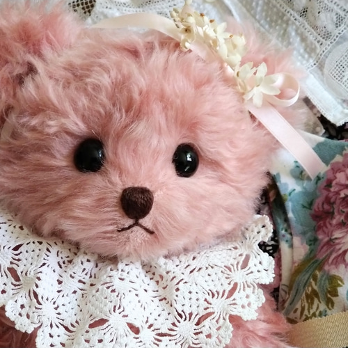 モーブピンクのふさふさモヘア製♡アンティークレースの襟を付け モーブピンクのふさふさモヘア製♡アンティークレースの襟を付け