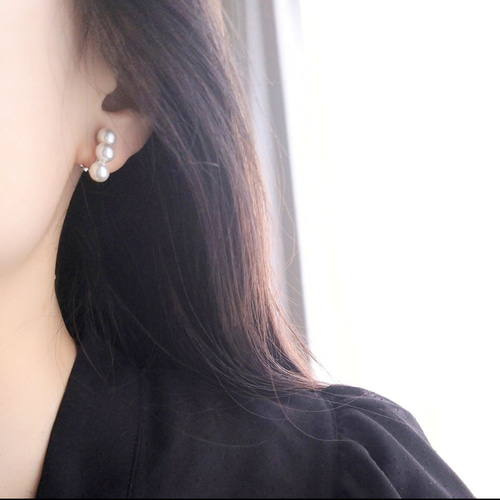パールイヤリング/3連パール/痛くなりにくいイヤリング/大人