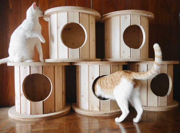 木の香り漂うキャットハウス＊キャットタワー                                     木製ドラムで作る、木の香り漂うキャットハウスです。1個で使ってもok♪重ねてタワーにしてもok♪猫 IQ1221755073(9425円)