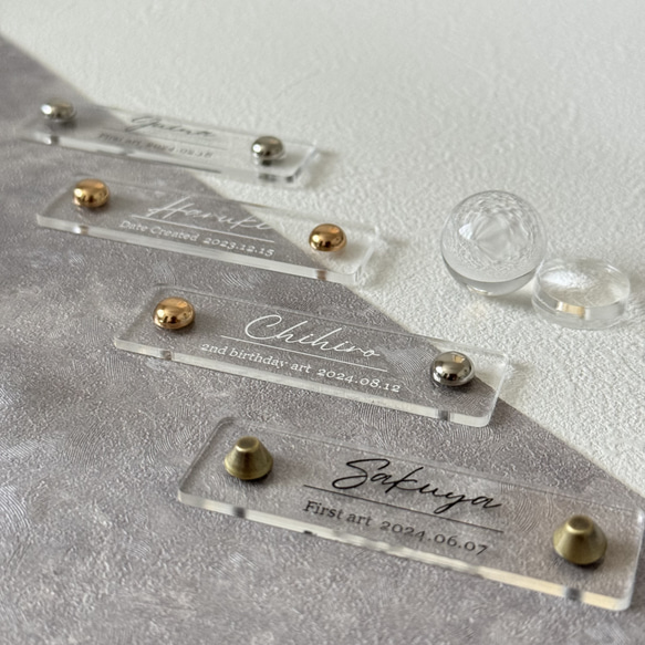 金具付き【ファーストアートタグ】ネームプレート 筆記体　クリア アクリル アートタグ　ファーストアート　透明 夏 3枚目の画像