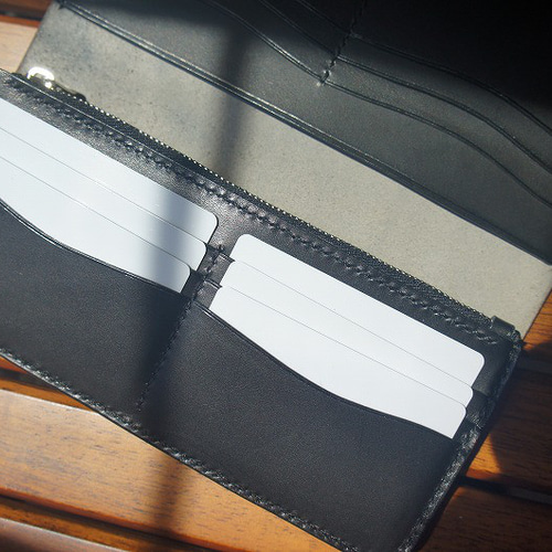 送料無料】ルガトショルダーのロングウォレット【ライトグレー