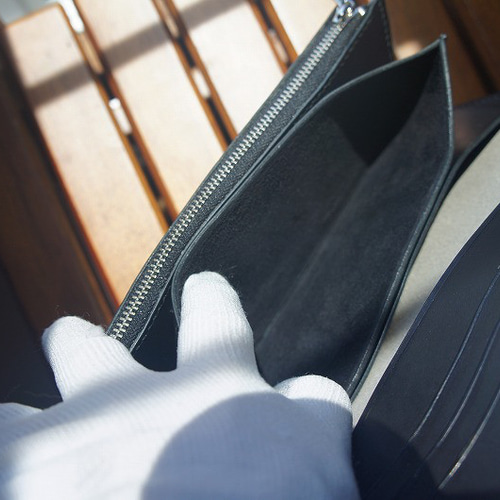 送料無料】ルガトショルダーのロングウォレット【ライトグレー