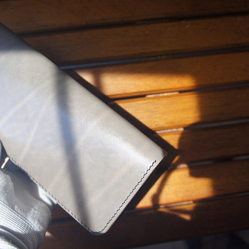 送料無料】ルガトショルダーのロングウォレット【ライトグレー