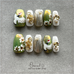 ネイルチップオーダー】\カラー変更無料/鶴とお花の和柄ネイル〜振袖