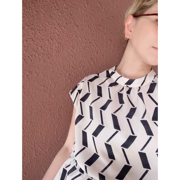 選擇您的長度和尺寸❤️RATA❤️酷炫而女性化❤️一件式連身裙，是成年人的核心❤️有吸引力的柔軟材料 第3張的照片