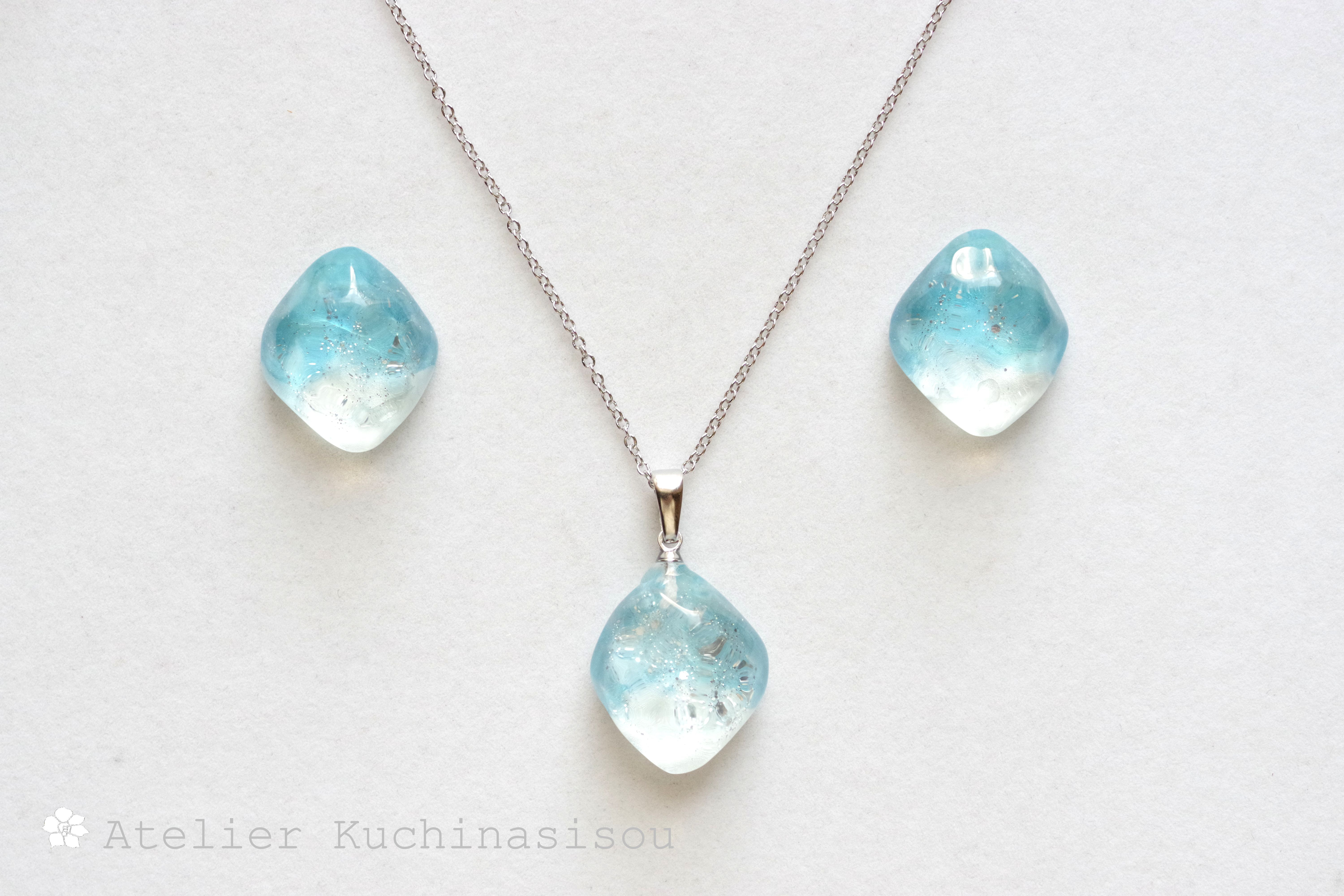 【Creema限定】レジンアート　鉱物ピアス/イヤリングとペンダント〈水面〉