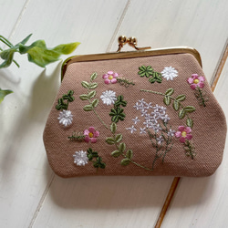 幸せ感じるミモザ刺繍 リネン がま口ポーチ 手刺繍ポーチ がま口