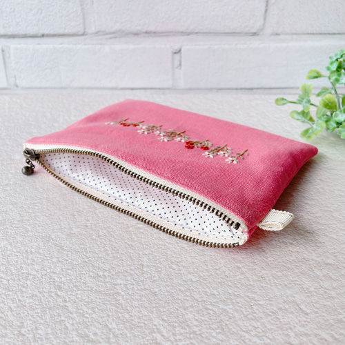 16センチファスナー手刺繍フラットポーチ（ピンク） ポーチ iro