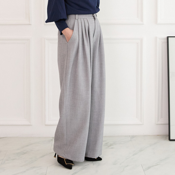 洗濯可、通年着れる】プリーツタック ワイドパンツ 後ろウエスト