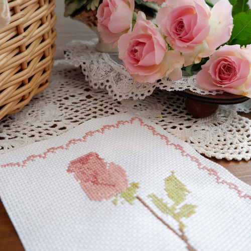 クロスステッチキット｜薔薇の刺繍パネル｜初心者OK・ピンクのバラ