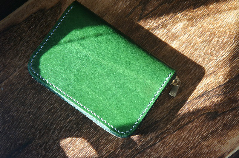 【送料無料】ルガトショルダーのミニラウンドファスナー【パロットグリーン】 コンパクト ミニ財布