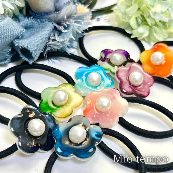 【1点1点もの】アルコールインクアート　花のヘアゴム 1枚目の画像