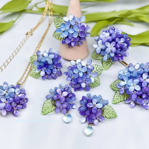 紫陽花と雫のピアス バイオレット×ブルー ピアス（スタッド・一粒